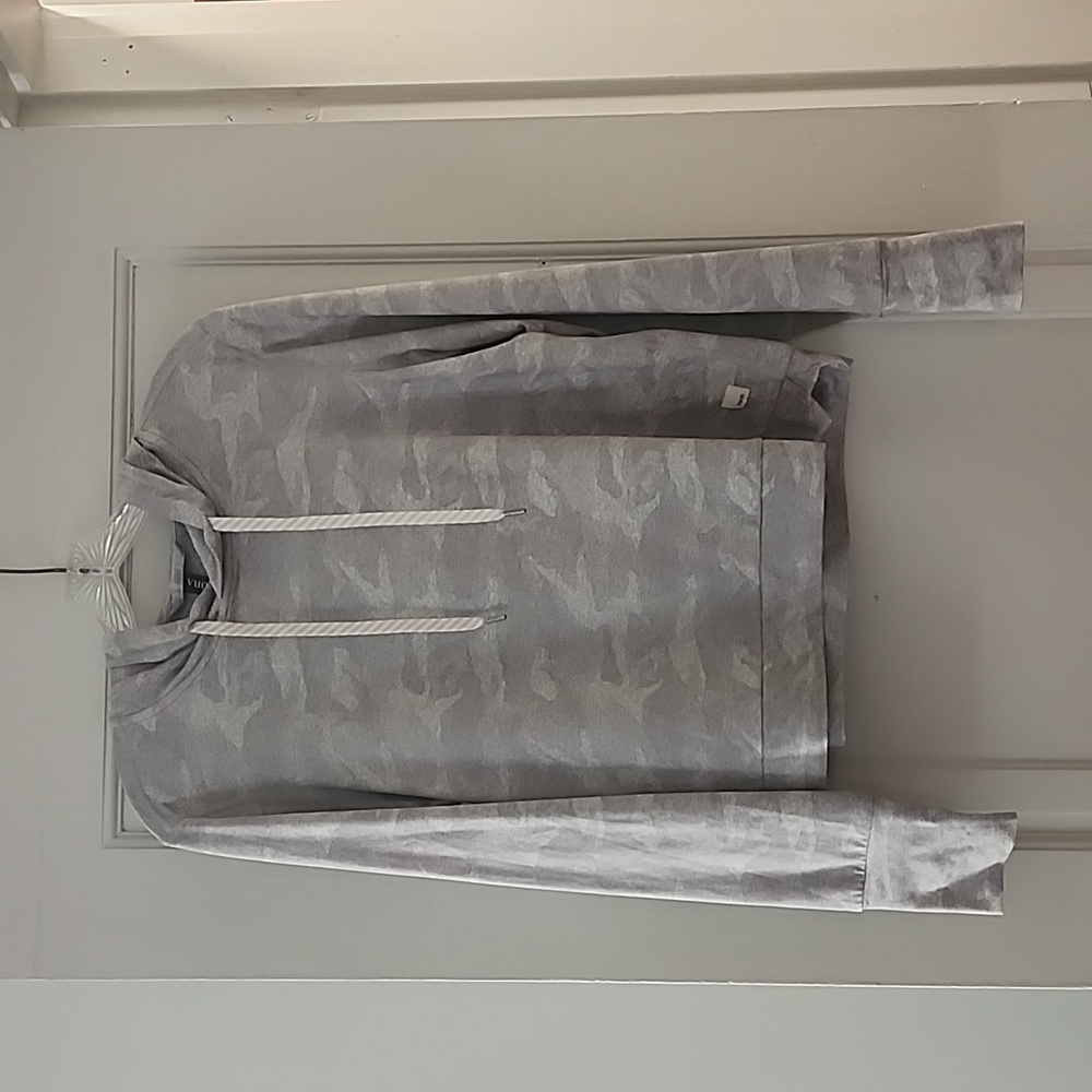 VUORI gray camo hoodie. Size M